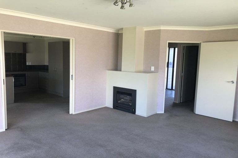 Photo of property in 41 Boston Parade, Kelvin Grove, Palmerston North, 4414