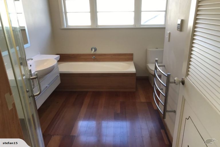 Photo of property in 5 Athlone Crescent, Boulcott, Lower Hutt, 5011