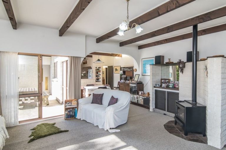 Photo of property in 211 Te Moana Road, Waikanae, 5036