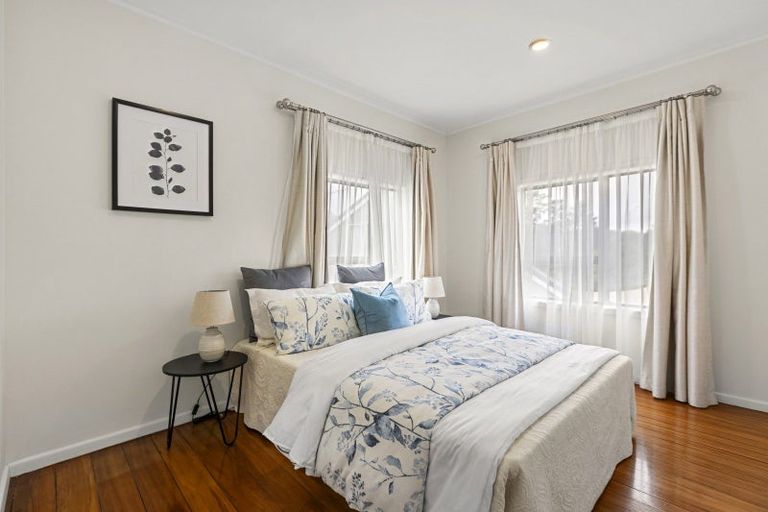 Photo of property in 1042 Great North Road, Point Chevalier, Auckland, 1022