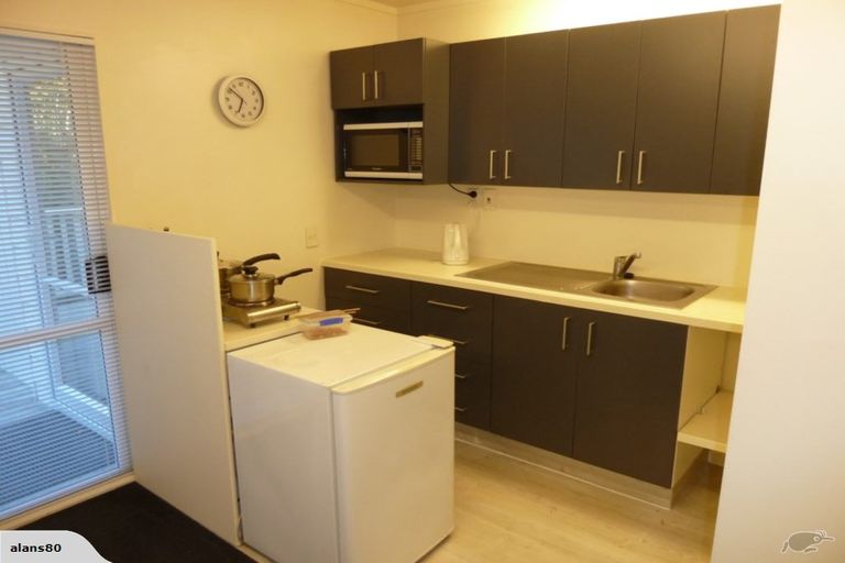 Photo of property in 18b Alexander Street, Cockle Bay, Auckland, 2014