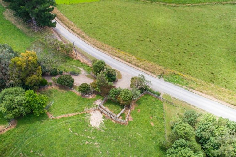 Photo of property in 476 Finnis Road, Pohangina, Feilding, 4775
