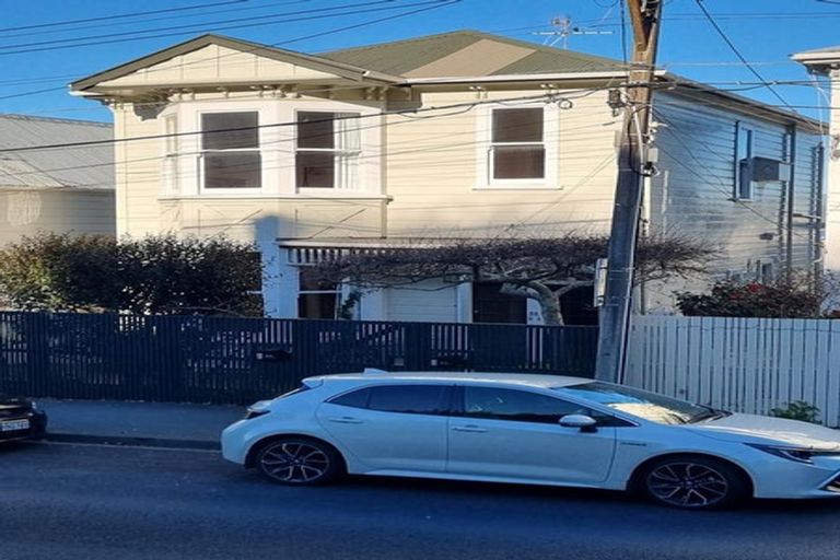 Photo of property in 35a Grant Road, Thorndon, Wellington, 6011