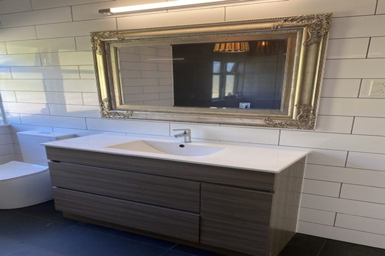 Photo of property in 112 Upper Fitzherbert Road, Wainuiomata, 5373