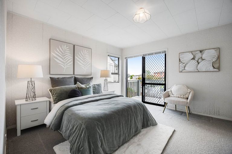 Photo of property in 12 Clearview Heights, Ranui, Auckland, 0612