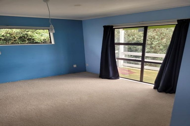 Photo of property in 2/23 Weldene Avenue, Glenfield, Auckland, 0629