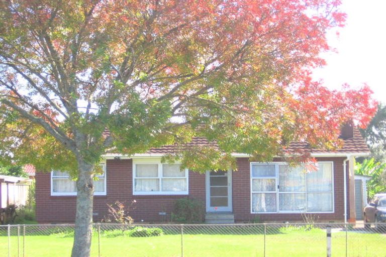 Photo of property in 105 Henderson Valley Road, Henderson, Auckland, 0612