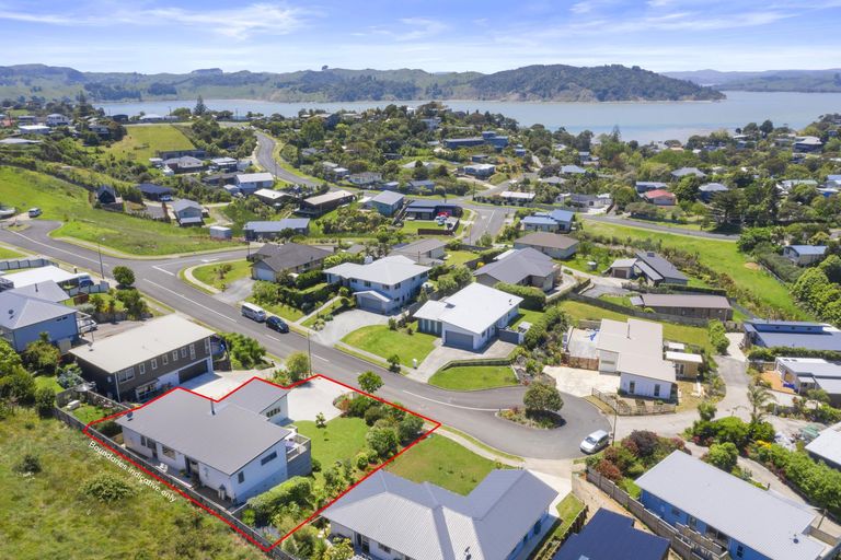 Photo of property in 7 Puka Place, Raglan, 3225