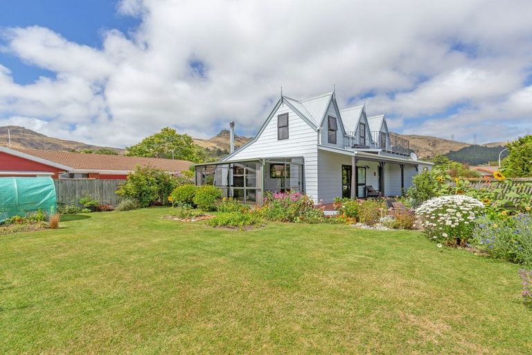 Photo of property in 11 Warner Place, Heathcote Valley, Christchurch, 8022
