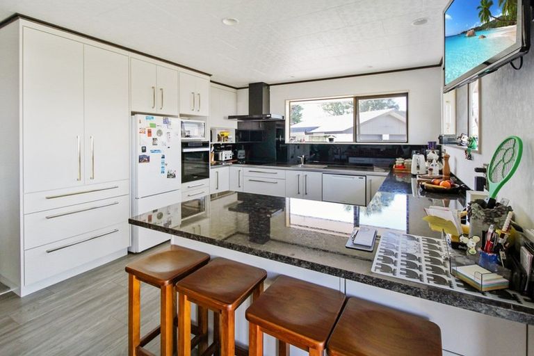 Photo of property in 10 Smith Street, Dannevirke, 4930