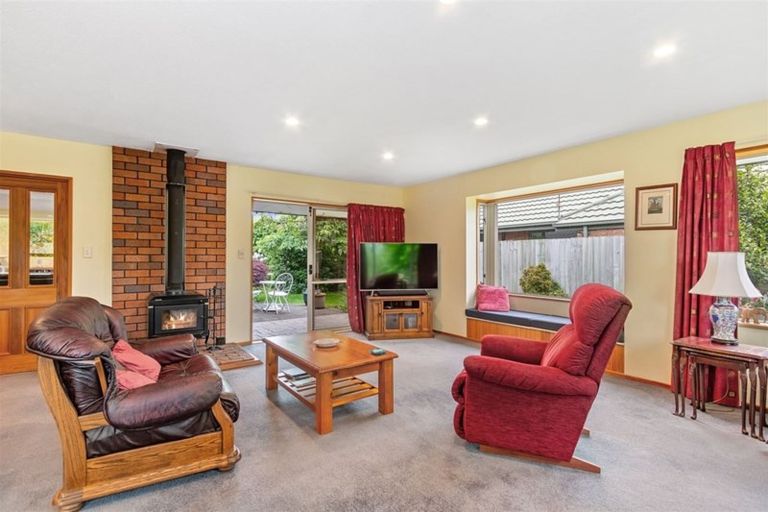 Photo of property in 4 Penruddock Rise, Westmorland, Christchurch, 8025