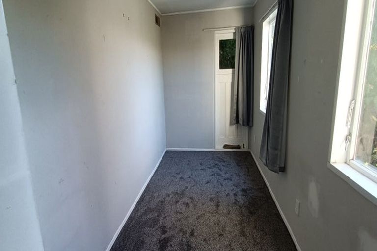 Photo of property in 148 Nicholson Road, Khandallah, Wellington, 6035