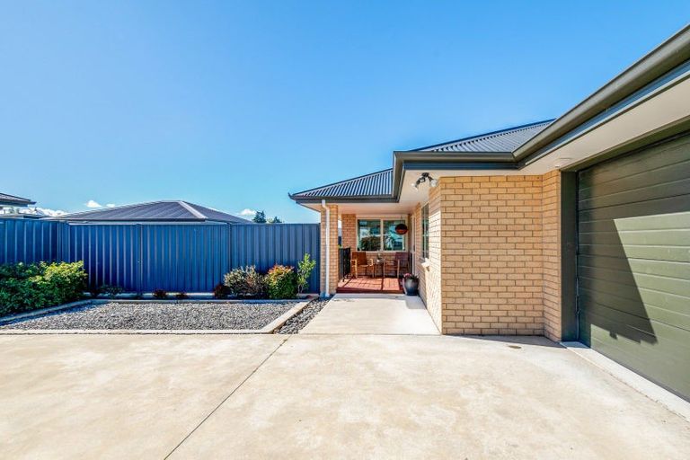 Photo of property in 17 Bell Street, Otane, 4202
