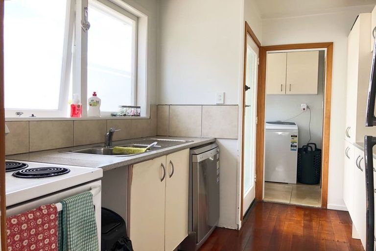 Photo of property in 24 Matama Road, Glen Eden, Auckland, 0602