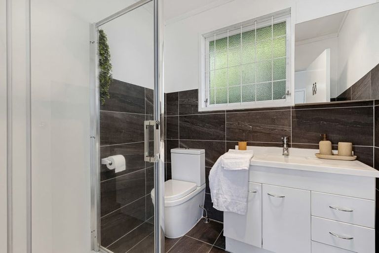 Photo of property in 38 Sunvue Road, Glen Eden, Auckland, 0602