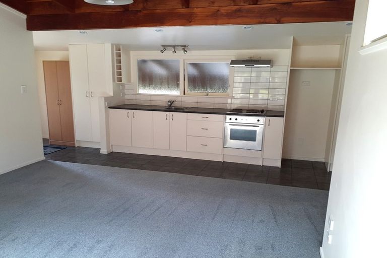 Photo of property in 1/9 Seaton Road, Murrays Bay, Auckland, 0630