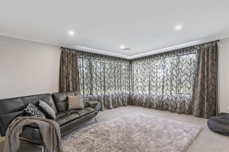 Photo of property in 11 Meadowbrook Place, Buckland, Pukekohe, 2677