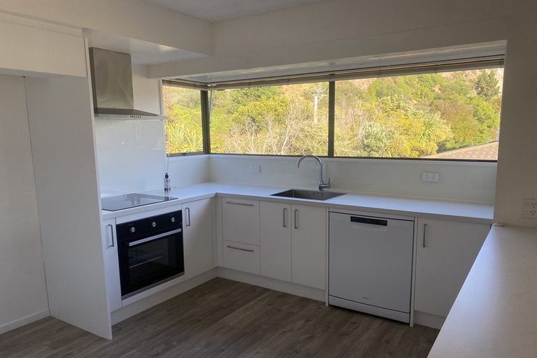 Photo of property in 20 Taupata Street, Redcliffs, Christchurch, 8081
