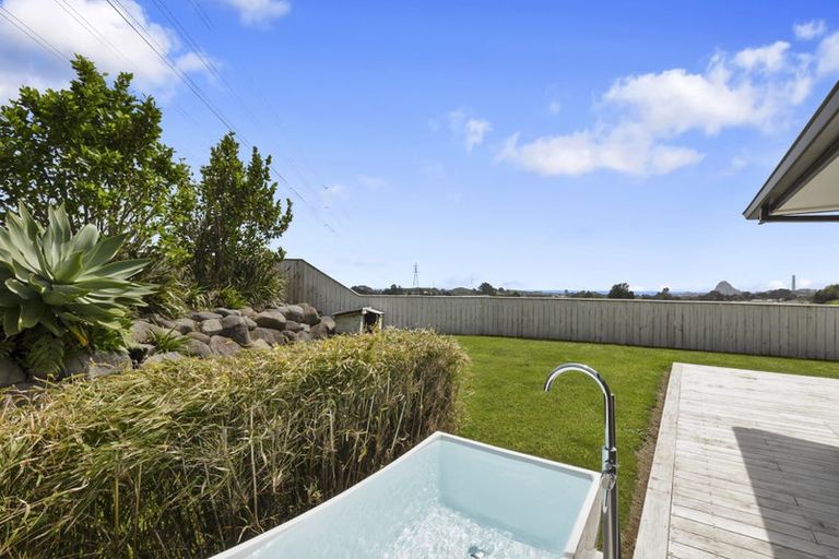 Photo of property in 3c Honeyfield Drive, Whalers Gate, New Plymouth, 4310