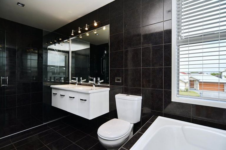 Photo of property in 2 Brookwater Avenue, Northwood, Christchurch, 8051