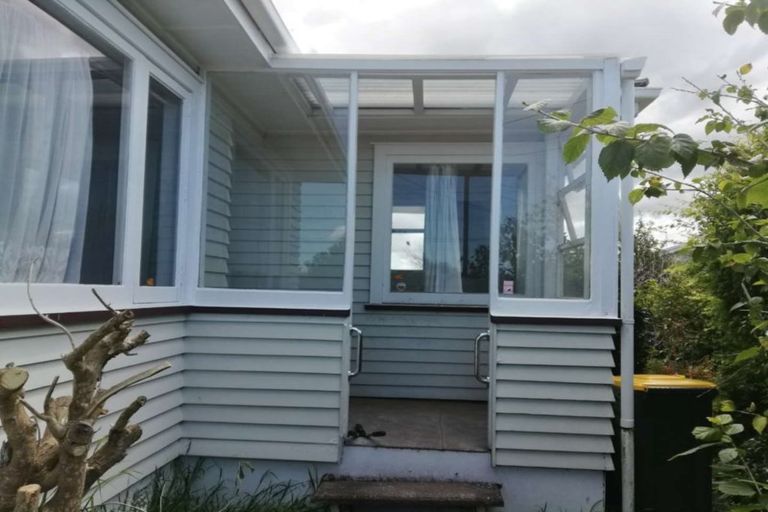 Photo of property in 1/63 Arran Road, Browns Bay, Auckland, 0630