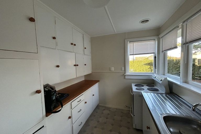 Photo of property in 37 Lambeth Crescent, Redwood, Christchurch, 8051