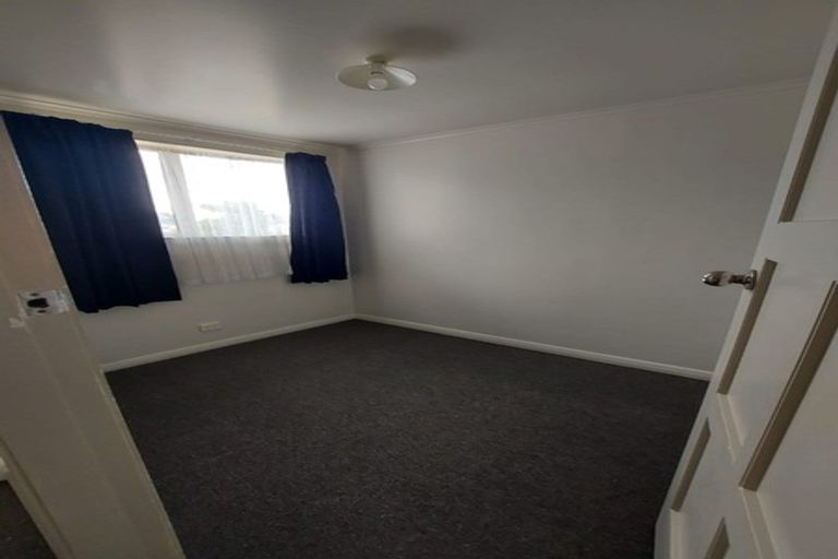 Photo of property in 241 Great North Road, Henderson, Auckland, 0612