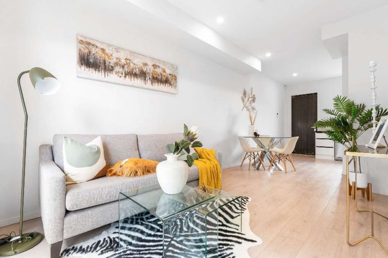 Photo of property in 11/3226 Great North Road, New Lynn, Auckland, 0600