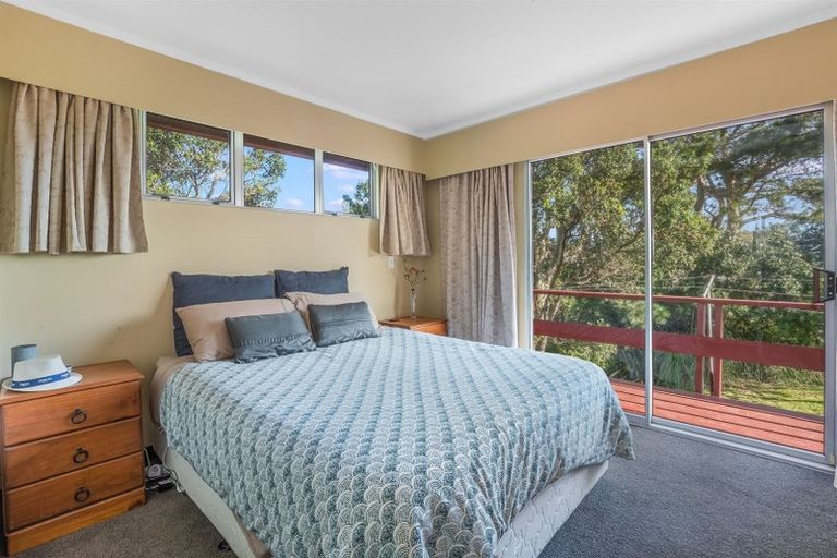 Photo of property in 18 Toporoa View, Ascot Park, Porirua, 5024