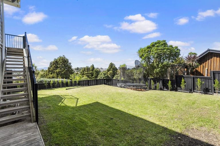 Photo of property in 15 Mcdowell Crescent, Hillcrest, Auckland, 0627