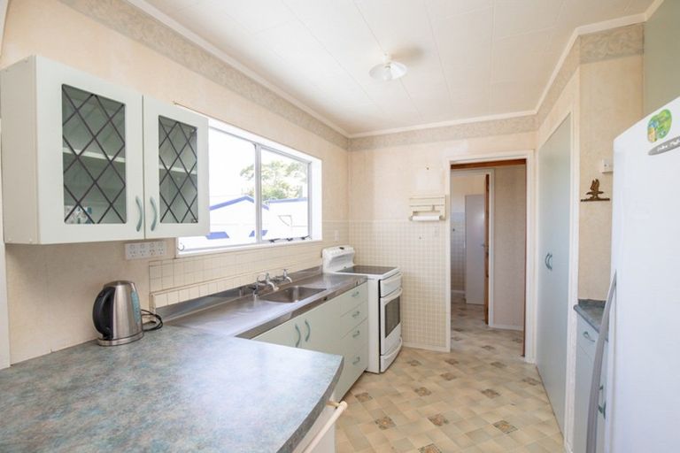 Photo of property in 14 Mahana Road, Ngatea, 3503