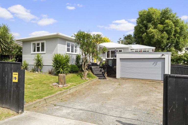 Photo of property in 1 Goldsborough Avenue, Raumati Beach, Paraparaumu, 5032