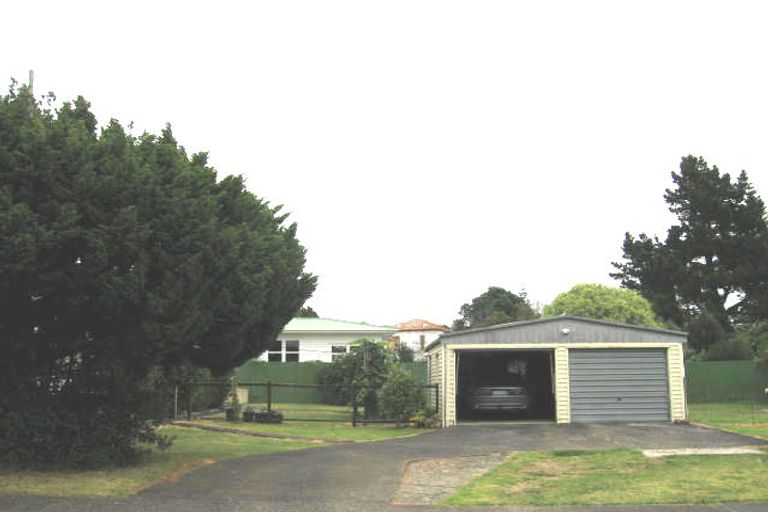 Photo of property in 1 Paramu Avenue, Birkdale, Auckland, 0626
