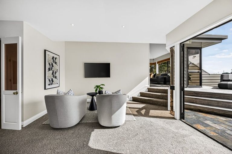 Photo of property in 44 William Bayes Place, Red Beach, 0932