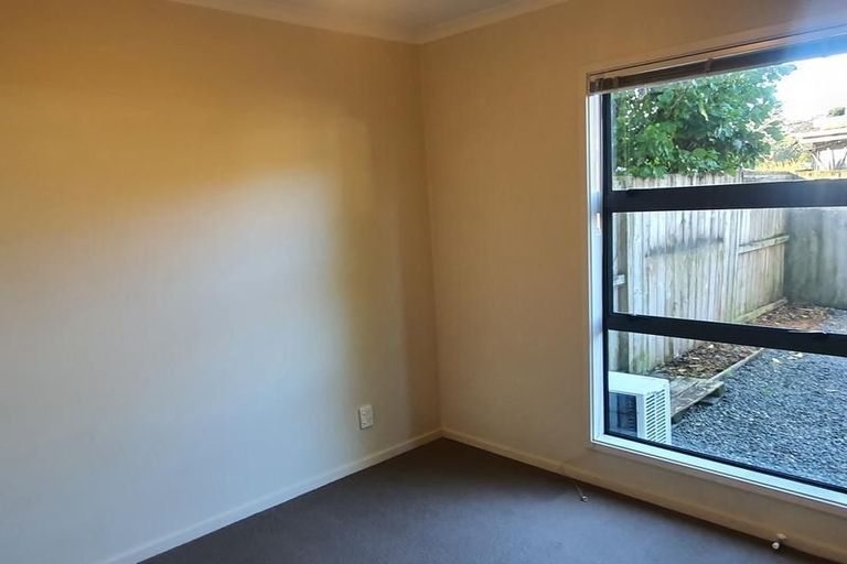 Photo of property in 36 Verdale Circle, Glen Eden, Auckland, 0602