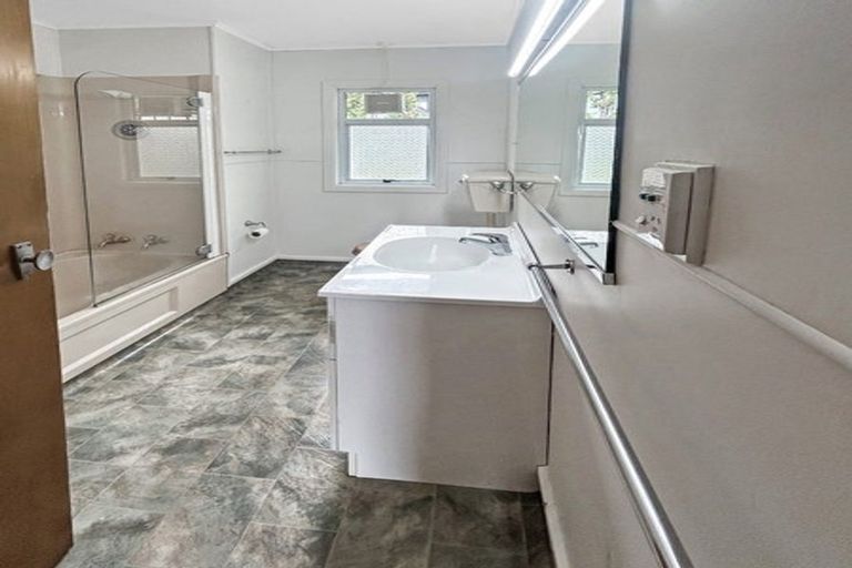 Photo of property in 17a Keir Crescent, Lansdowne, Masterton, 5810