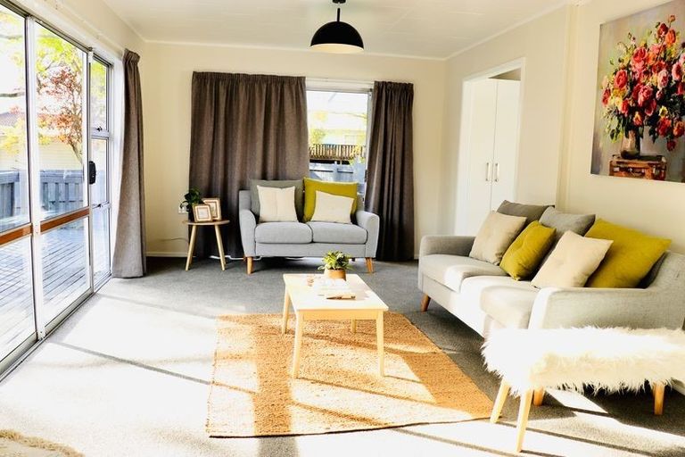 Photo of property in 14 Chantal Place, Red Hill, Papakura, 2110