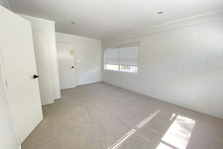 Photo of property in 1/36 Sandiacre Way, Browns Bay, Auckland, 0630