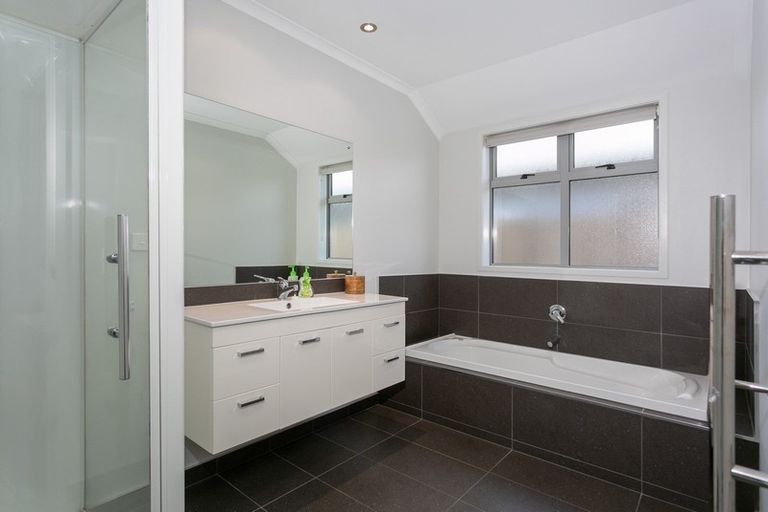 Photo of property in 8 Twin Willow Close, Cambridge, 3434