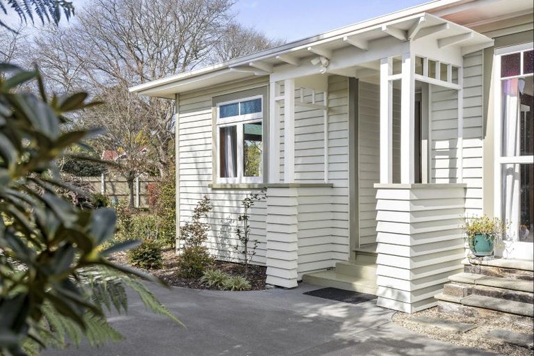 Photo of property in 72 Thornton Road, Cambridge, 3434