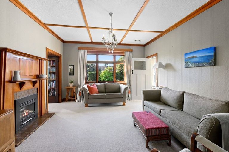 Photo of property in 83 Queenwood Road, Levin, 5510