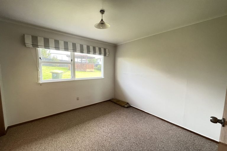 Photo of property in 23 Chislehurst Street, Henderson, Auckland, 0612