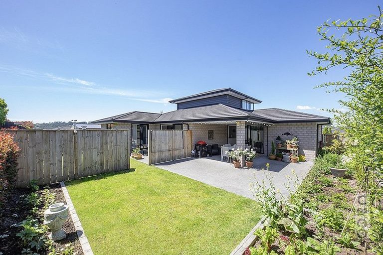 Photo of property in 17 Pitoitoi Drive, Riverhead, 0820