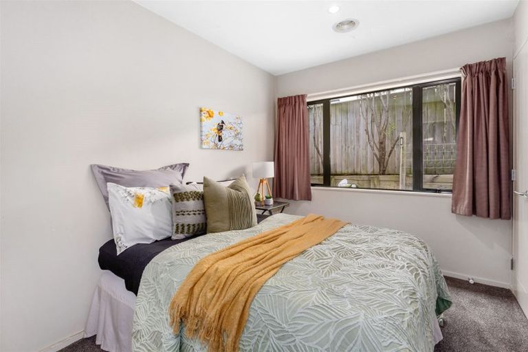 Photo of property in 7 Kaweka Close, Aotea, Porirua, 5024