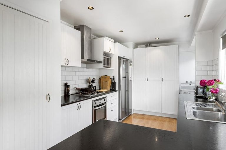 Photo of property in 1/38 Birkdale Road, Birkdale, Auckland, 0626