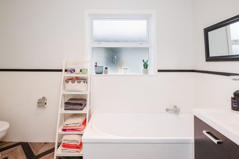 Photo of property in 386 Ruahine Street, Terrace End, Palmerston North, 4410