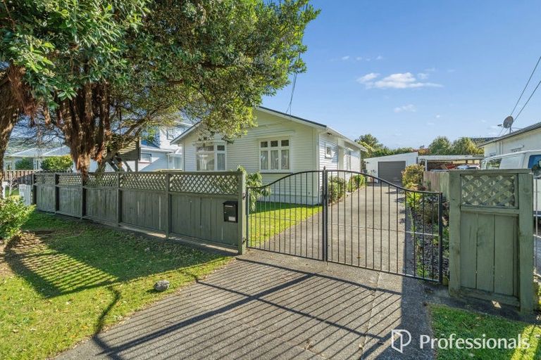 Photo of property in 17 Lincoln Avenue, Epuni, Lower Hutt, 5011