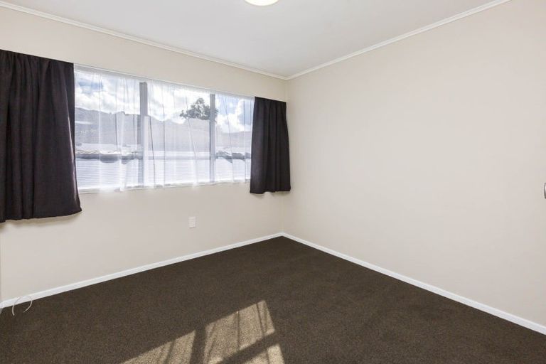 Photo of property in 16 Seattle Grove, Totara Park, Upper Hutt, 5018