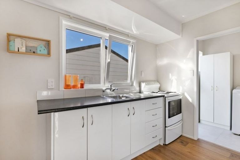 Photo of property in 2/24 Gazelle Avenue, Beach Haven, Auckland, 0626