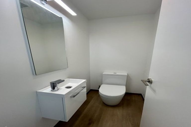 Photo of property in 15 Tiraumea Drive, Pakuranga, Auckland, 2010